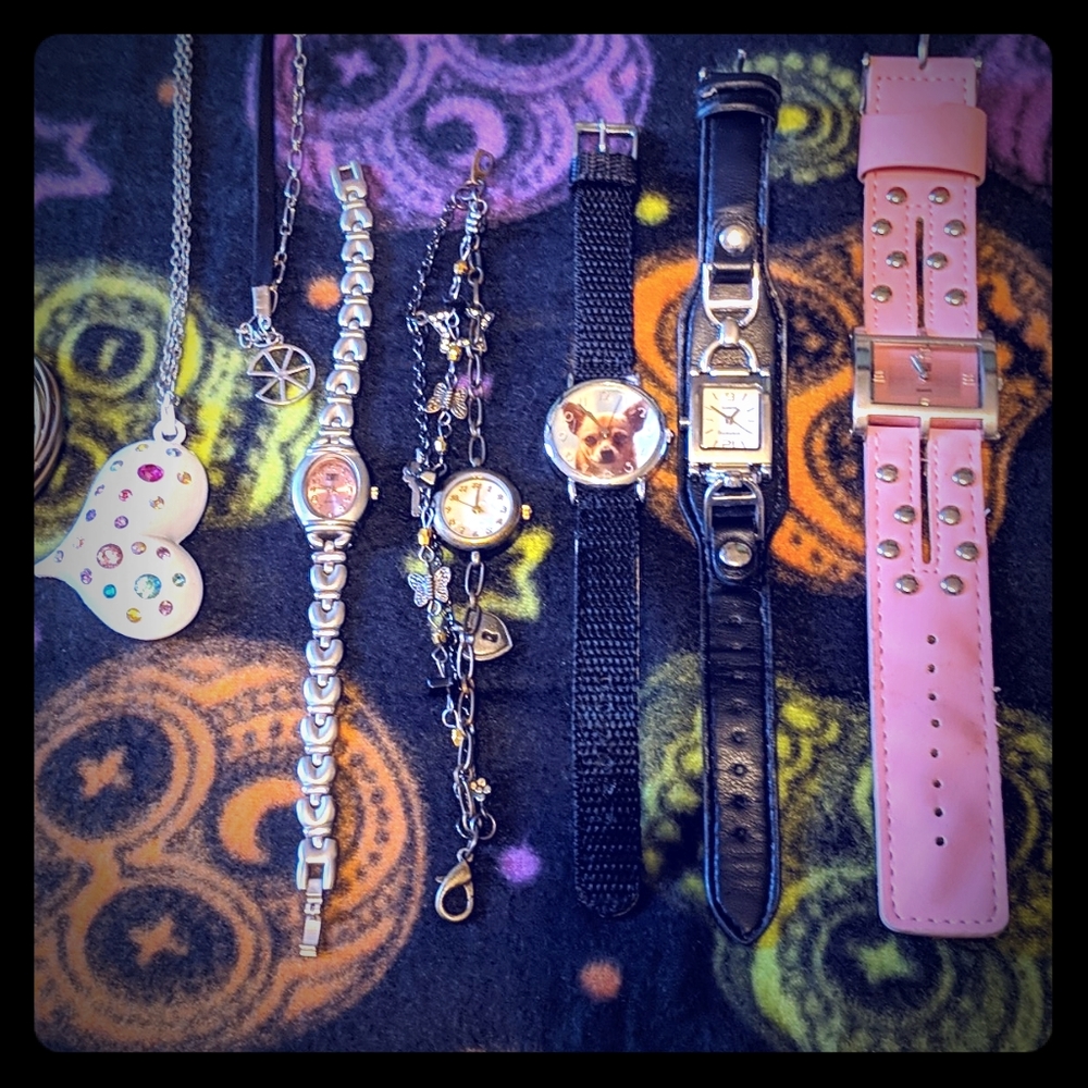 Lot of costume jewelry